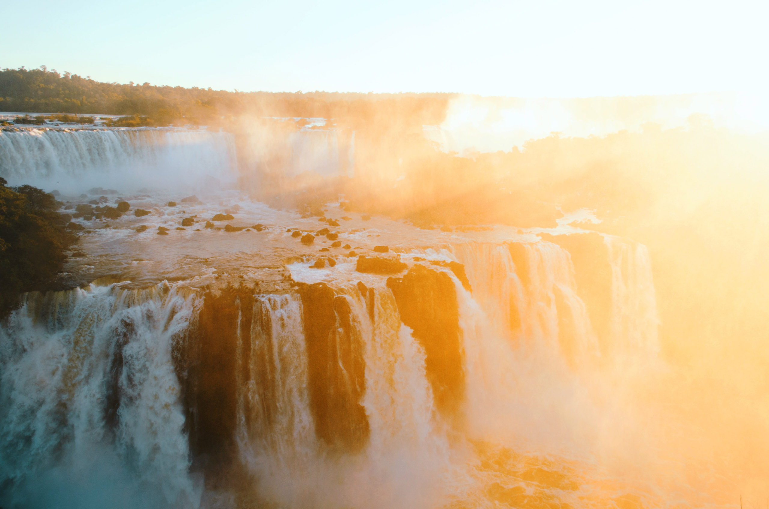 Guide to Iguazu Falls – Argentina & Brazil